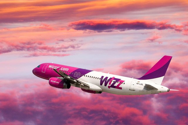 Wizz Air йде з українського ринку через загравання уряду з Коломойським