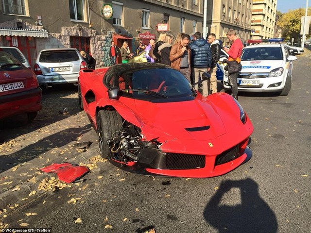 Житель Будапешта разбил LaFerrari стоимостью £1 млн спустя пару минут после покупки