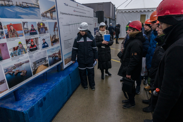 За подарок городу строители Яхтенного моста пытались получить грант