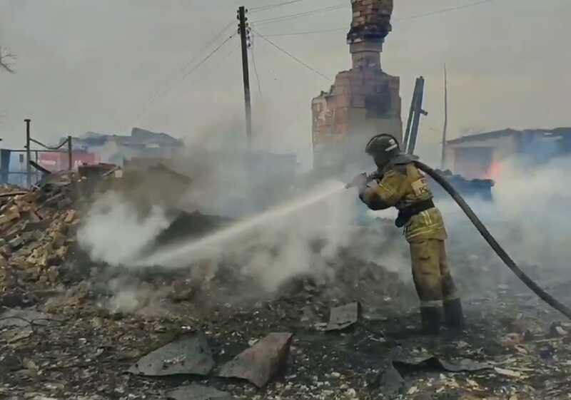 Спасатели ликвидировали пожар после падения БПЛА под Таганрогом