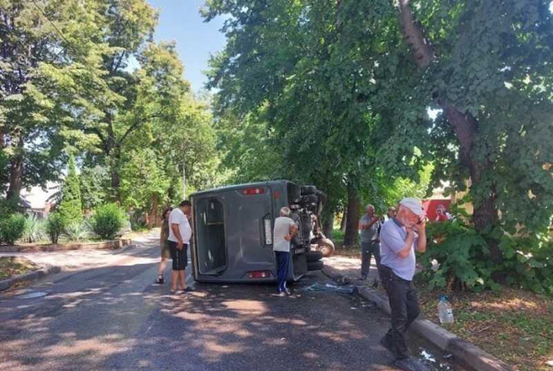 Девять человек попали в больницу после ДТП с маршруткой в Ессентуках