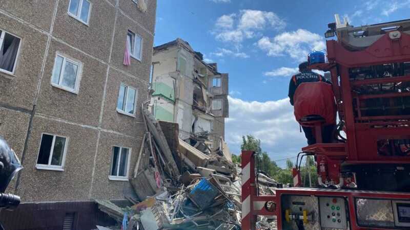 Появилось видео первых минут после обрушения подъезда дома в Нижнем Тагиле