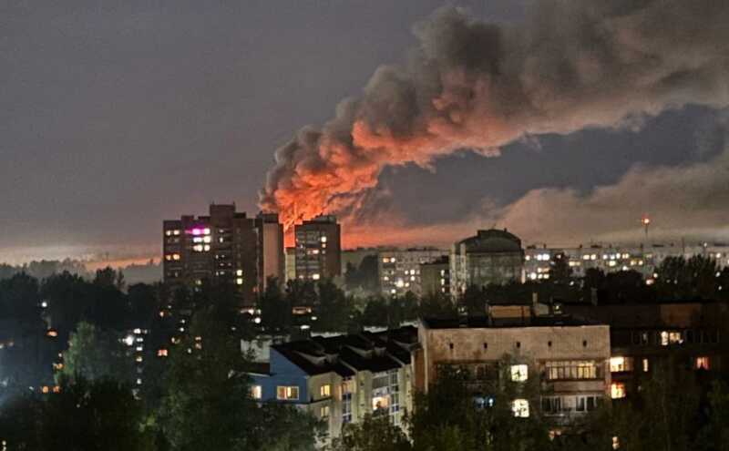 В Ярославской области загорелся склад горюче-смазочных материалов