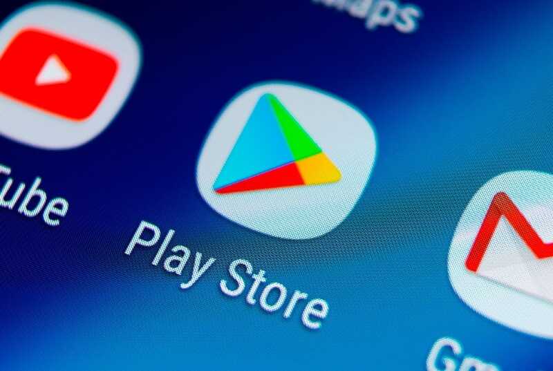 Google Play ограничивает операции с российскими банковскими счетами