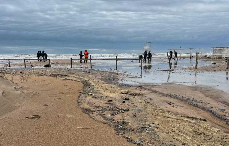 Экологическая катастрофа в Крыму: мазут добрался до курортных городов