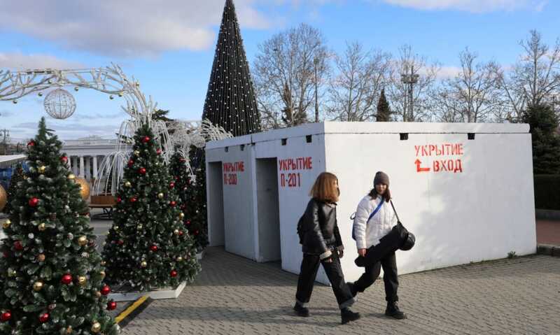 В Энгельсе люди не смогли зайти в укрытие в период атаки дронов