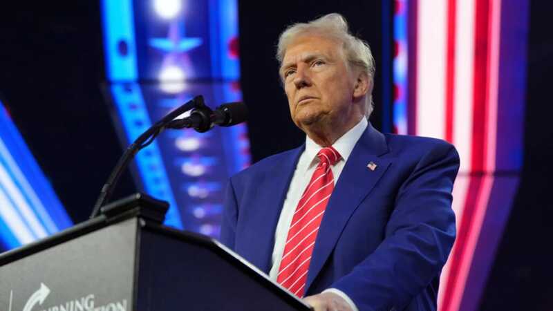 Трамп увязал введение новых санкций с достижениями в мирных переговорах