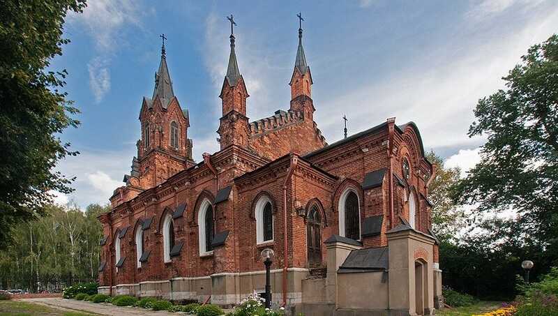 Во Владимире прокуратура заставила убрать мемориал и икону из католического храма