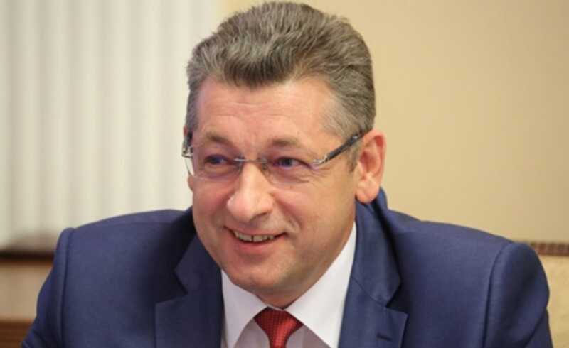 Премьер-министр Ульяновской области Геннадий Спирчагов продолжает кормить семейные кланы депутатов, разоряя бюджет региона