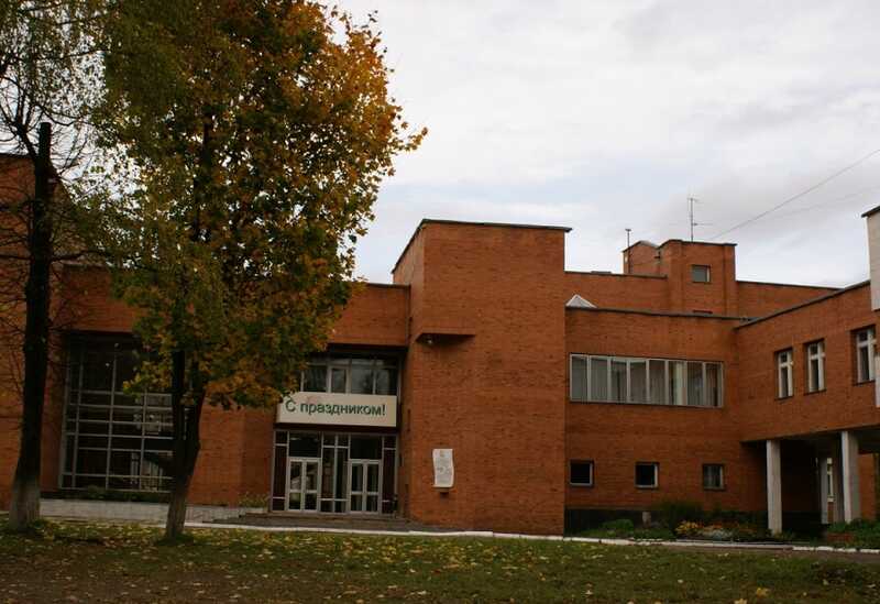 Минпросвещения сокращает российские классы в «Интердоме» ради иностранных учеников