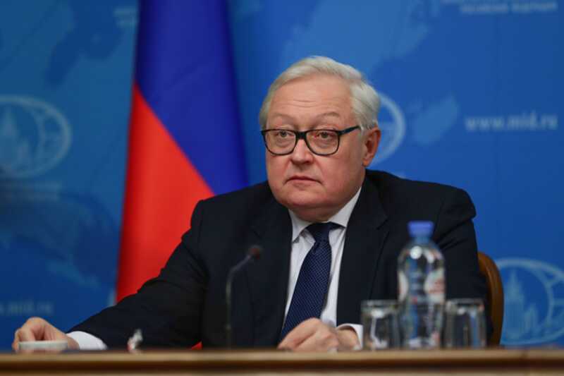 Заместитель министра иностранных дел России Рябков обвинил Запад в участии в атаках на территорию РФ