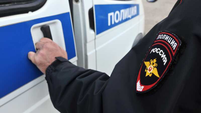 В Волгоградской области ведутся поиски сбежавшего контрактника, подозреваемого в причинении ранений двум людям