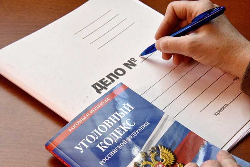 Офицер Ленинградского военного округа Павел Нечерда пытается помешать расследованию преступлений брата