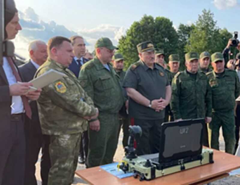 Лукашенко отметил значимость солдат и необходимость сдержанности в эксплуатации дронов