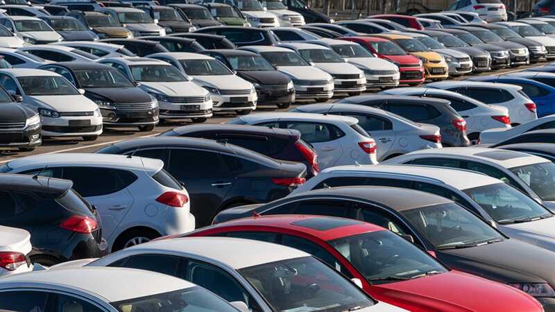 В России зафиксировано рекордное снижение продаж новых автомобилей