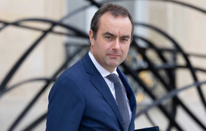 Министр обороны Франции отклонил требование России о разоружении Украины