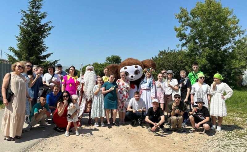 В июле в Калужской области для детей организовали праздник с Дедом Морозом