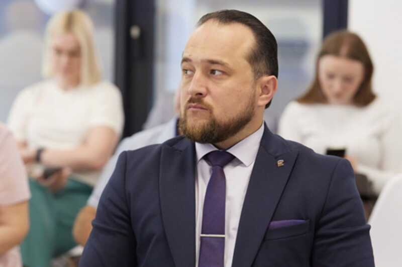 Томский депутат Сергей Сеченов на встрече с жителями угрожал избирателю физической расправой