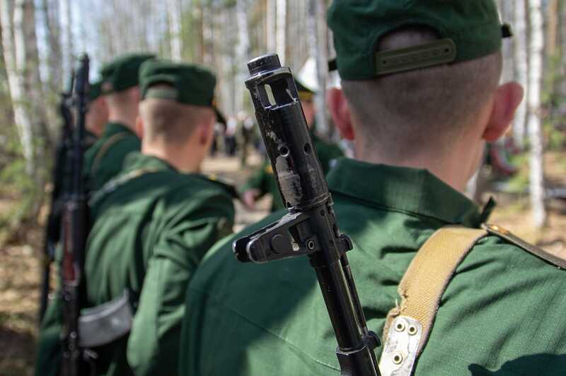 Принудили подписать контракт: родственники срочника из Перми жалуются на нарушение прав в военной части