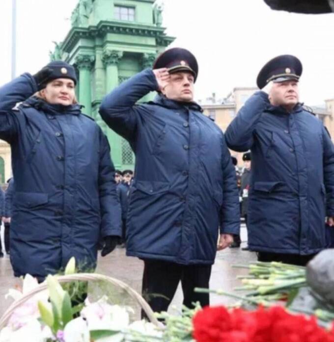 Как полиция Санкт-Петербурга крышует нелегальный бизнес мигрантов qzeiqkriqtdixdkmp